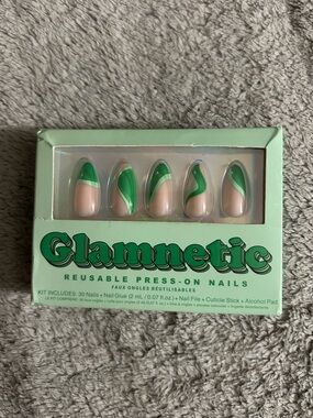 Glamnetic Groovy Green Reusable Press-On Nails